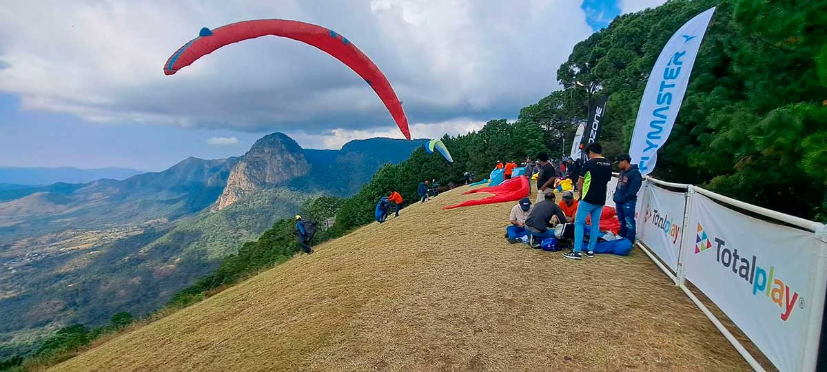 Competencia de vuelo deportivo en el Edomex.