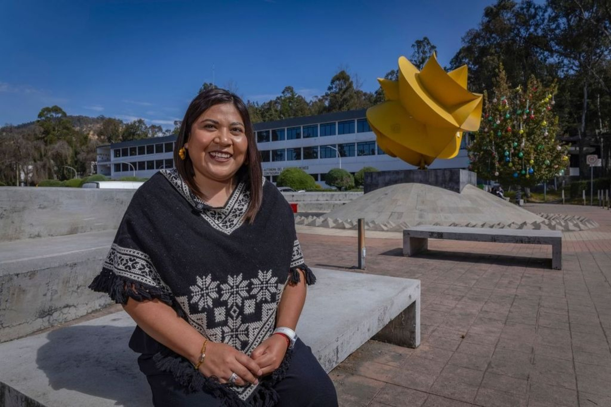 Egresada de la UAEMéx es reconocida por impulsar transparencia comunitaria y combate a la corrupción