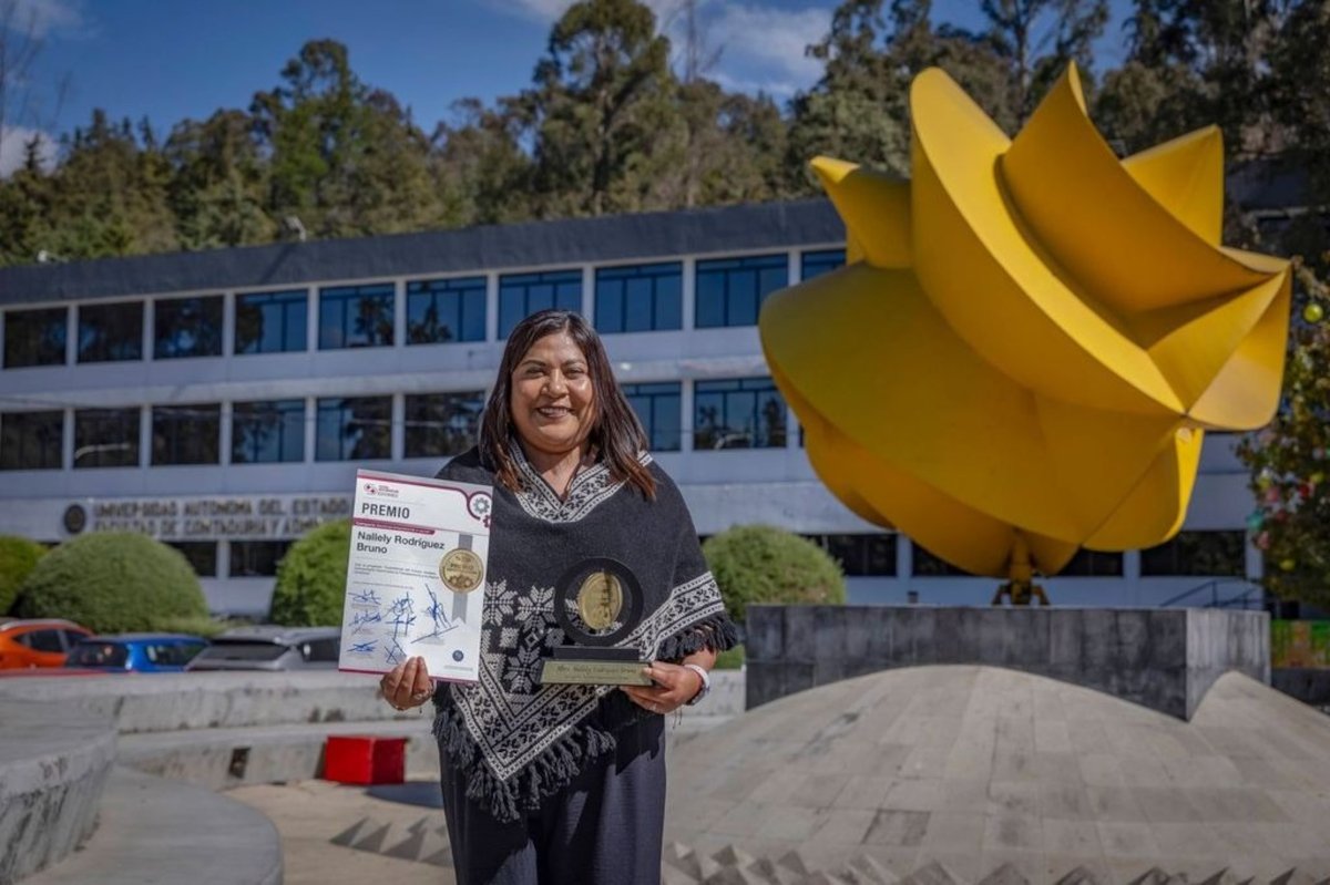 Egresada de la UAEMéx.