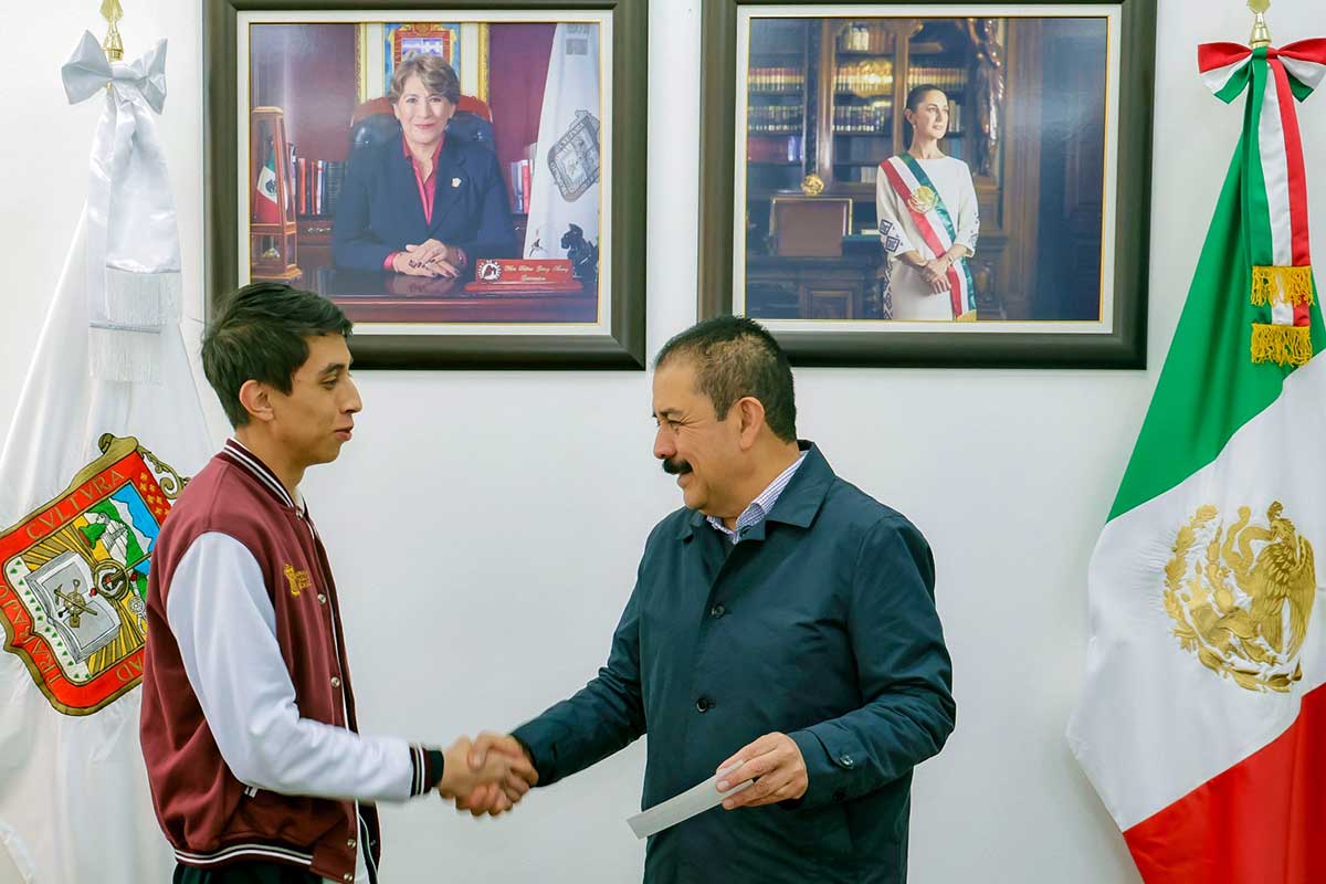 Beca de estudiantes destacados por el gobierno del Edomex.