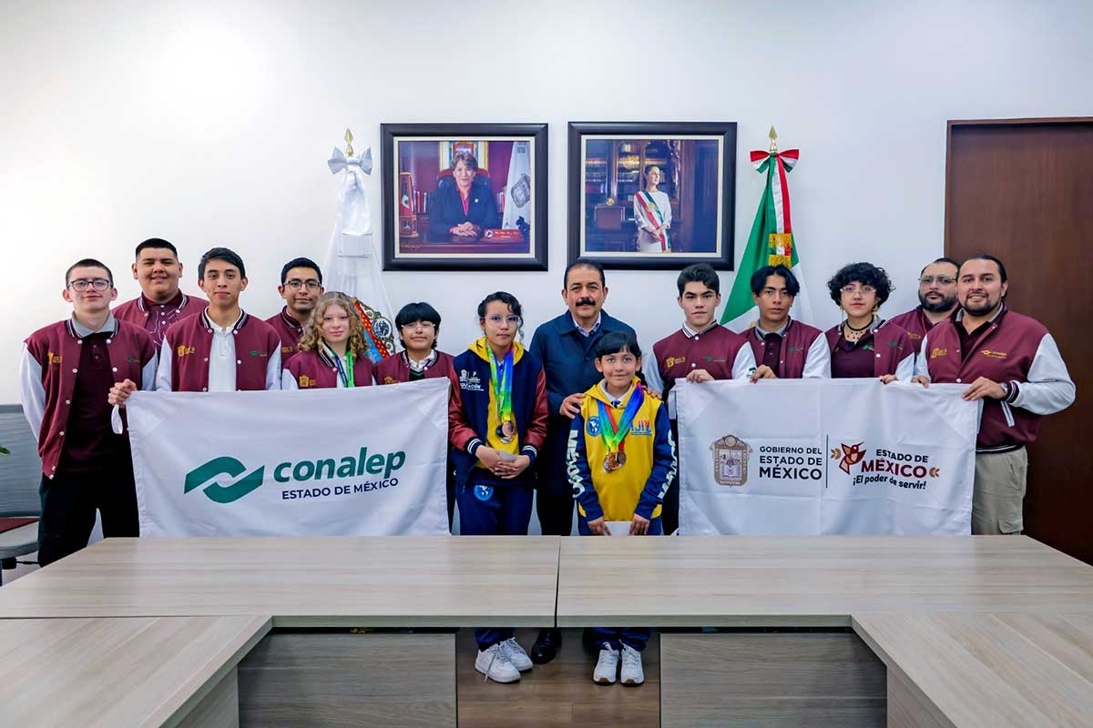 Gobierno del Estado de México beca a estudiantes destacados en robótica, innovación tecnológica y matemáticas