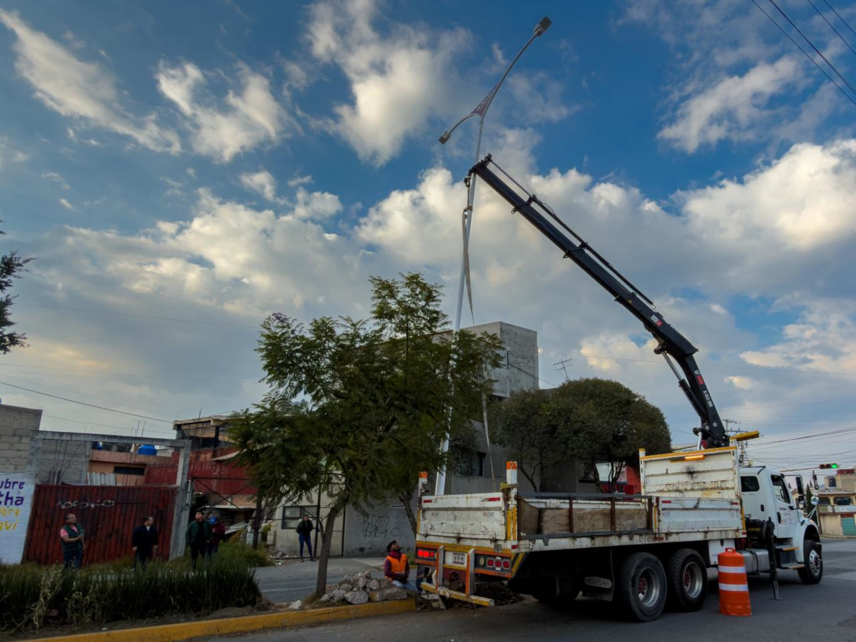 Más iluminación y seguridad: Ricardo Moreno beneficia a cerca de 50 mil personas en San Buenaventura
