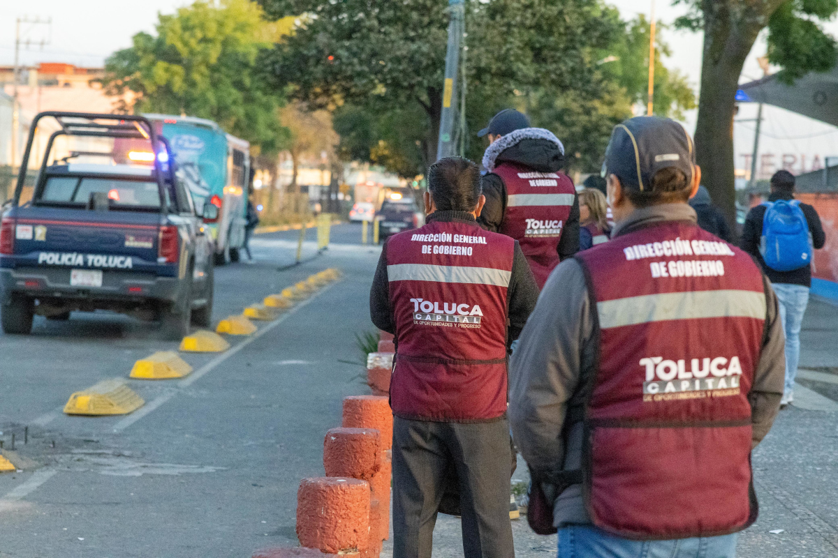 Toluca libera calles de la terminal de comercio ambulante.