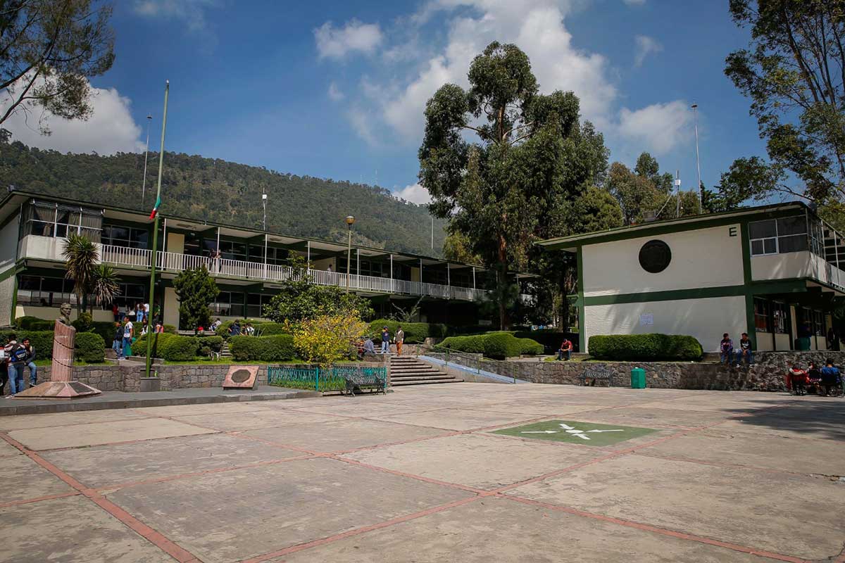 Antologías del bachillerato UAEMéx serán gratuitas para más de 25 mil estudiantes de preparatoria