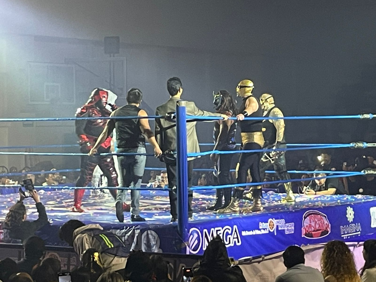 Función de Lucha Libre en el Deportivo Agustín Millán.