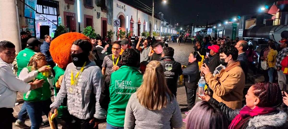 Carrera nocturna por el Día del Amor y la Amistad.