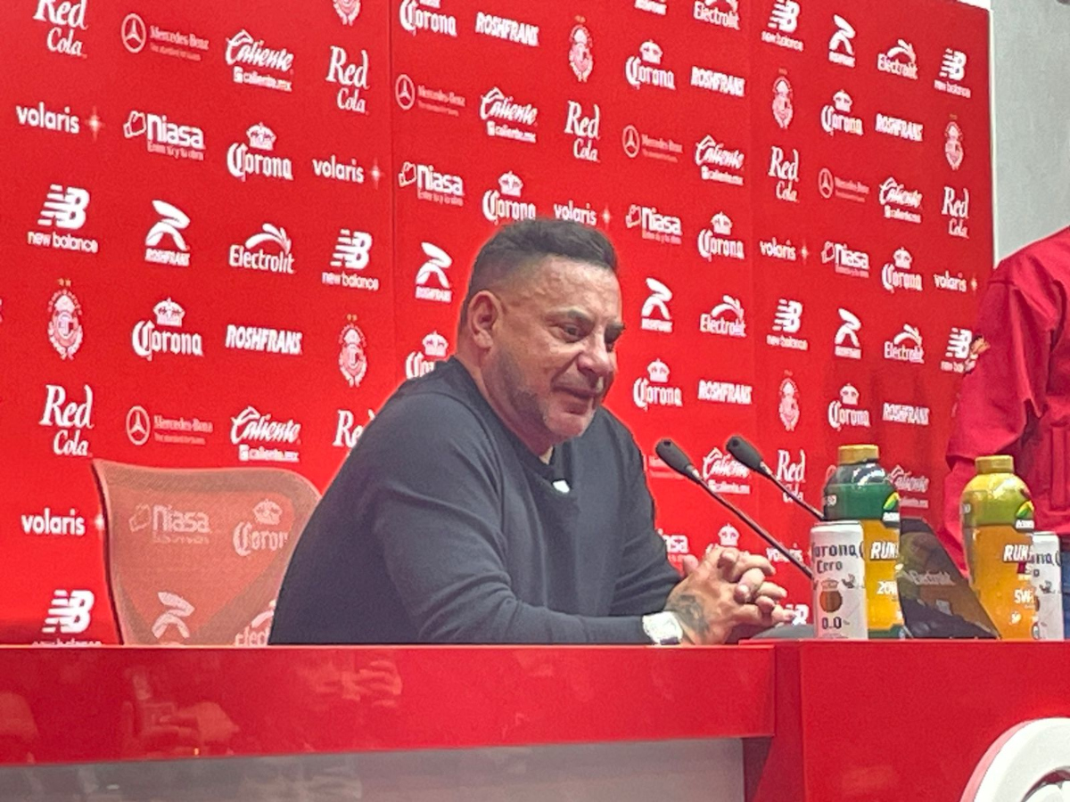Antonio Mohamed, técnico de los Diablos Rojos del Toluca en confetencia de prensa.
