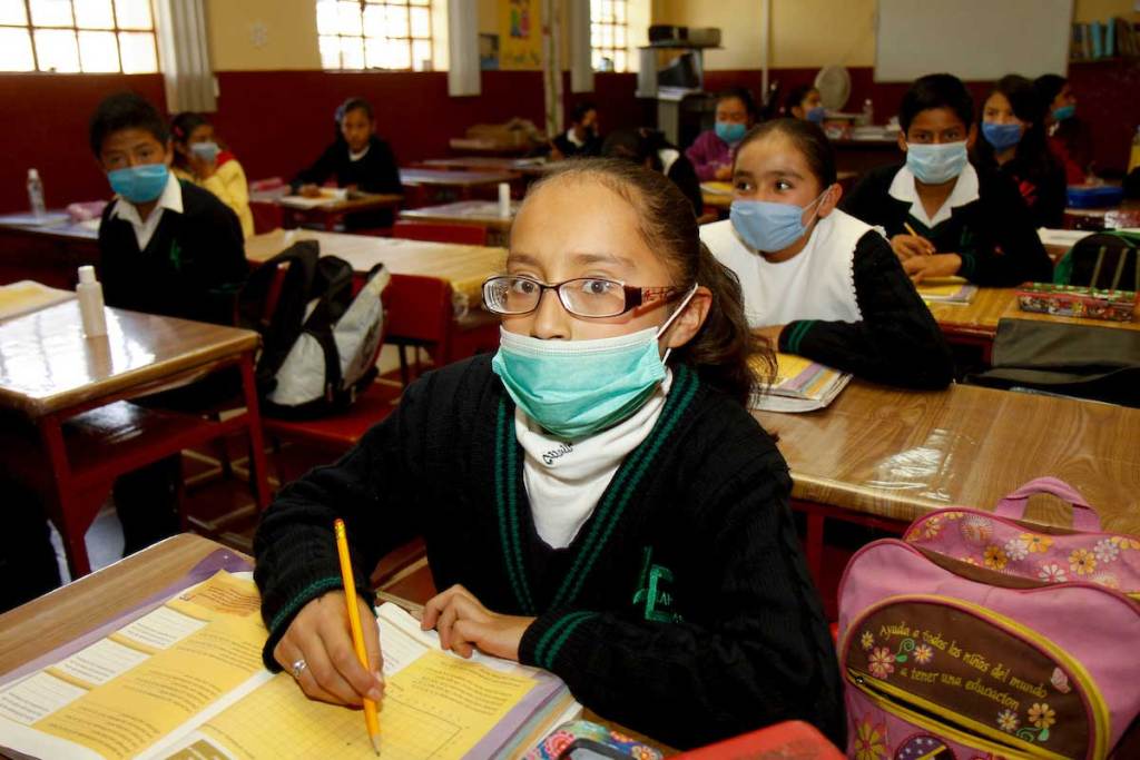 Secretaria de Salud del Edoméx lanza alerta sobre contagios de sarampión y pide uso obligatoriode cubrebocas en escuelas de la entidad.