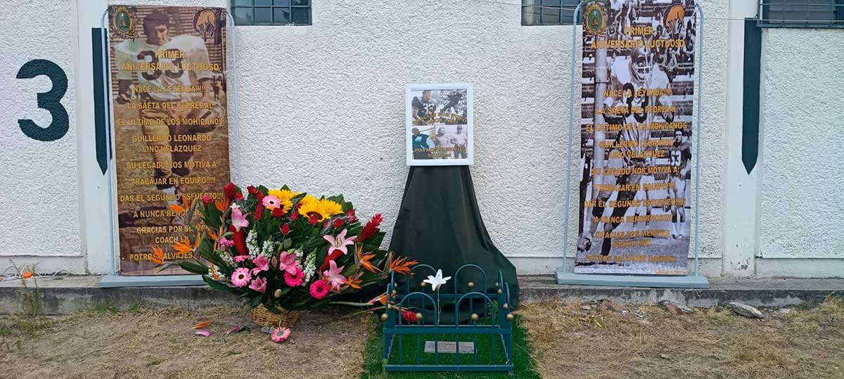 Comunidad universitaria rinde homenaje póstumo al coach Leonardo Lino