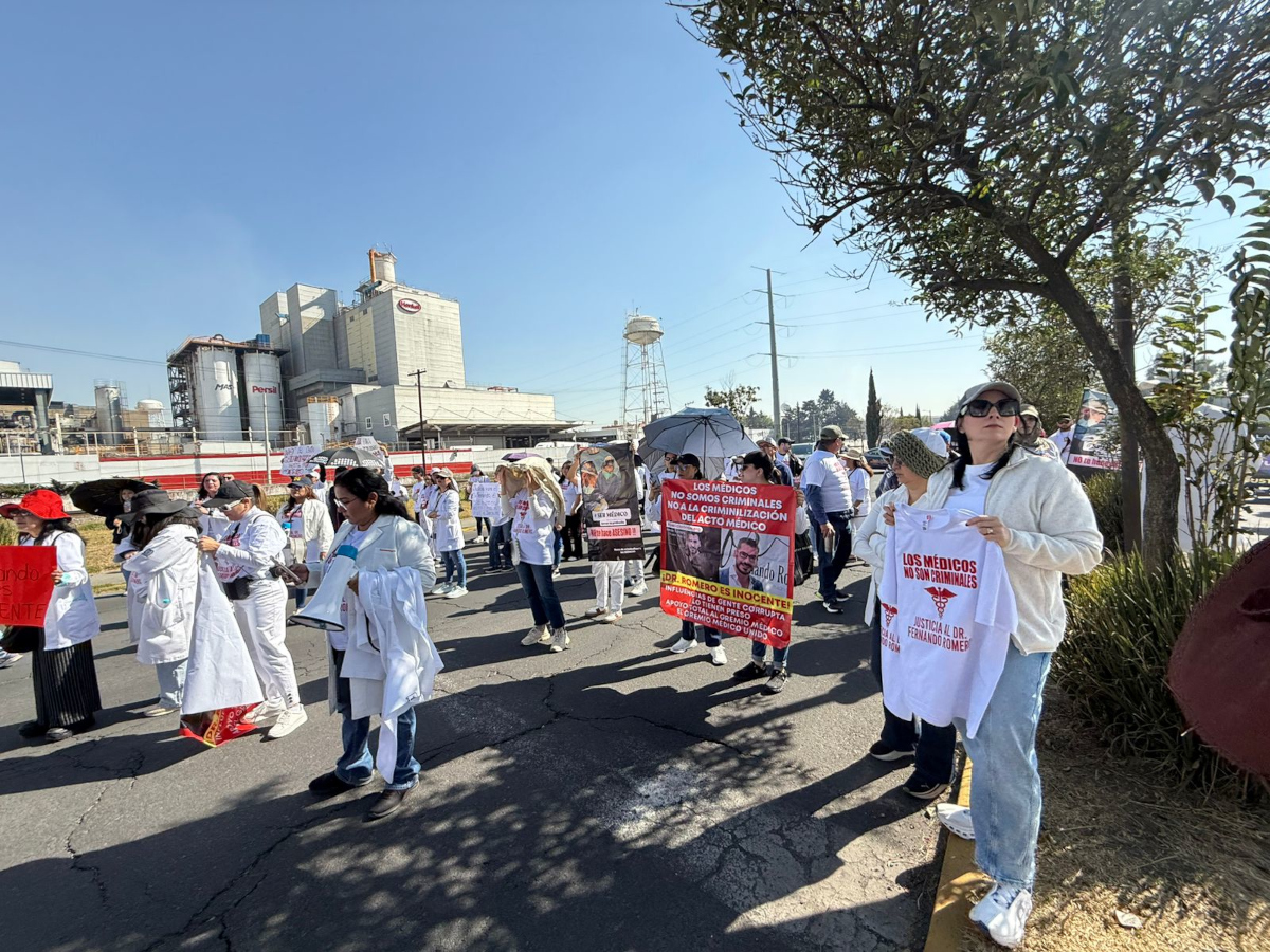 Movilización en Toluca por médico en proceso penal.