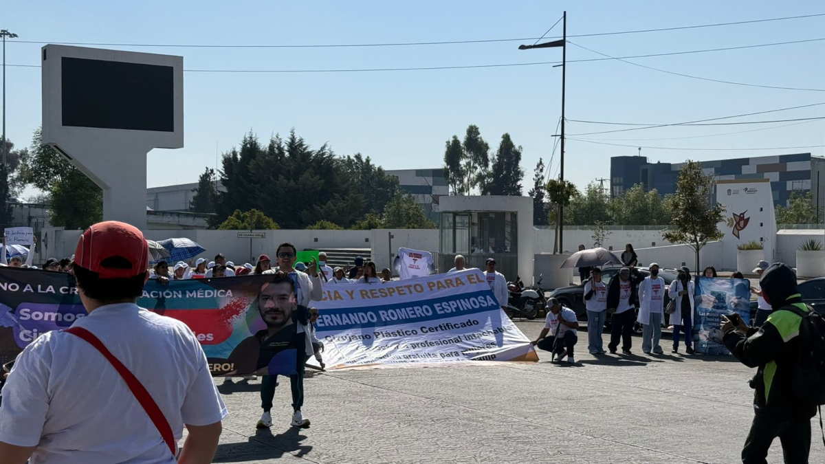 Movilización en Toluca por médico en proceso penal.