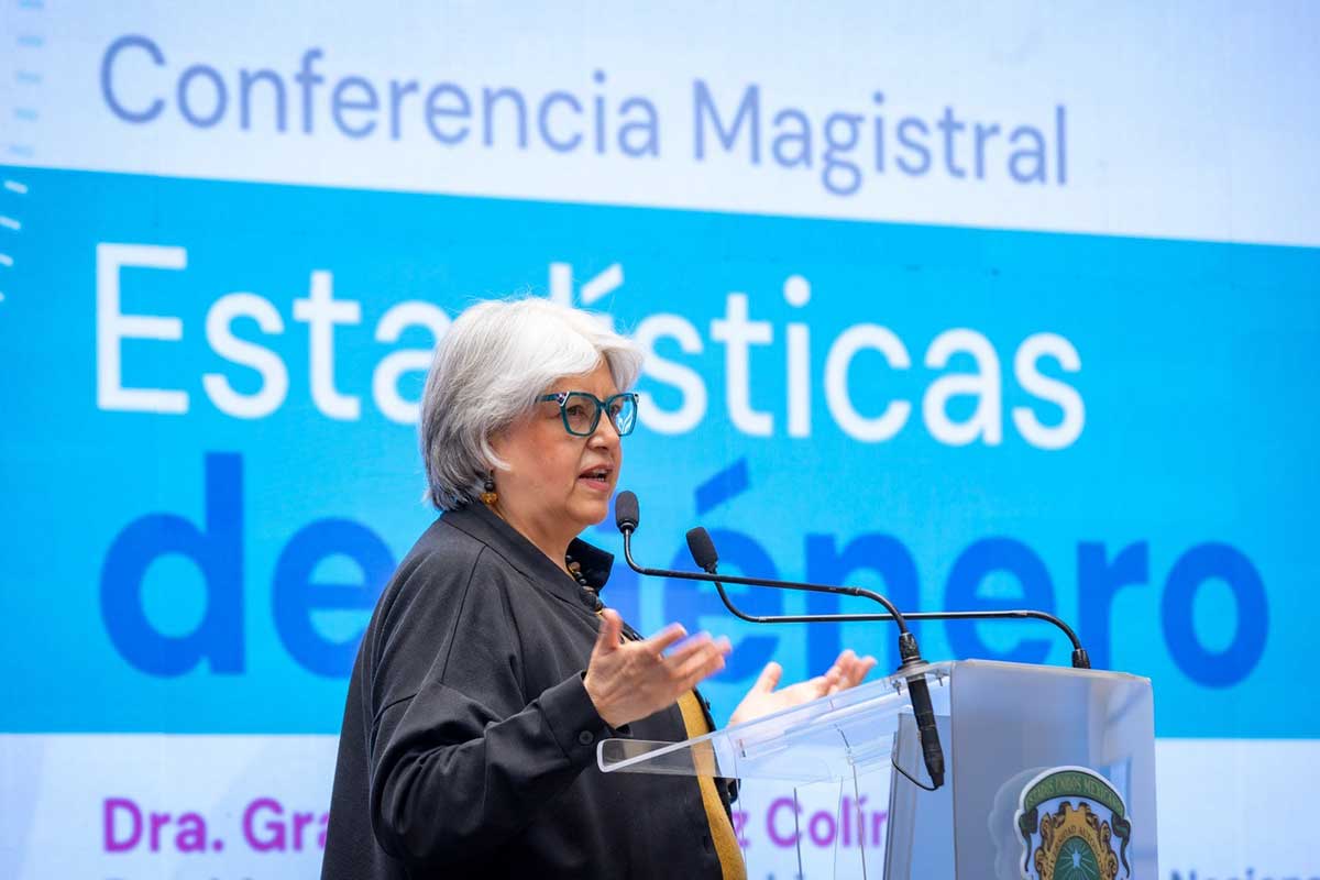 Evento de la UAEMéx donde destacan la estadísitica en combatir brechas de género.