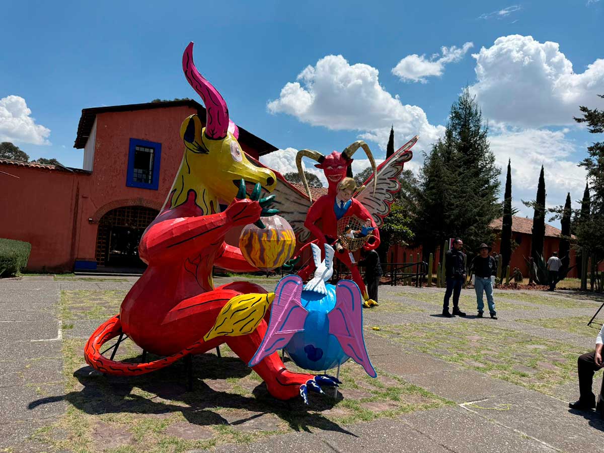 Artesanos del Edoméx en la creación de la tradición de los Judas.