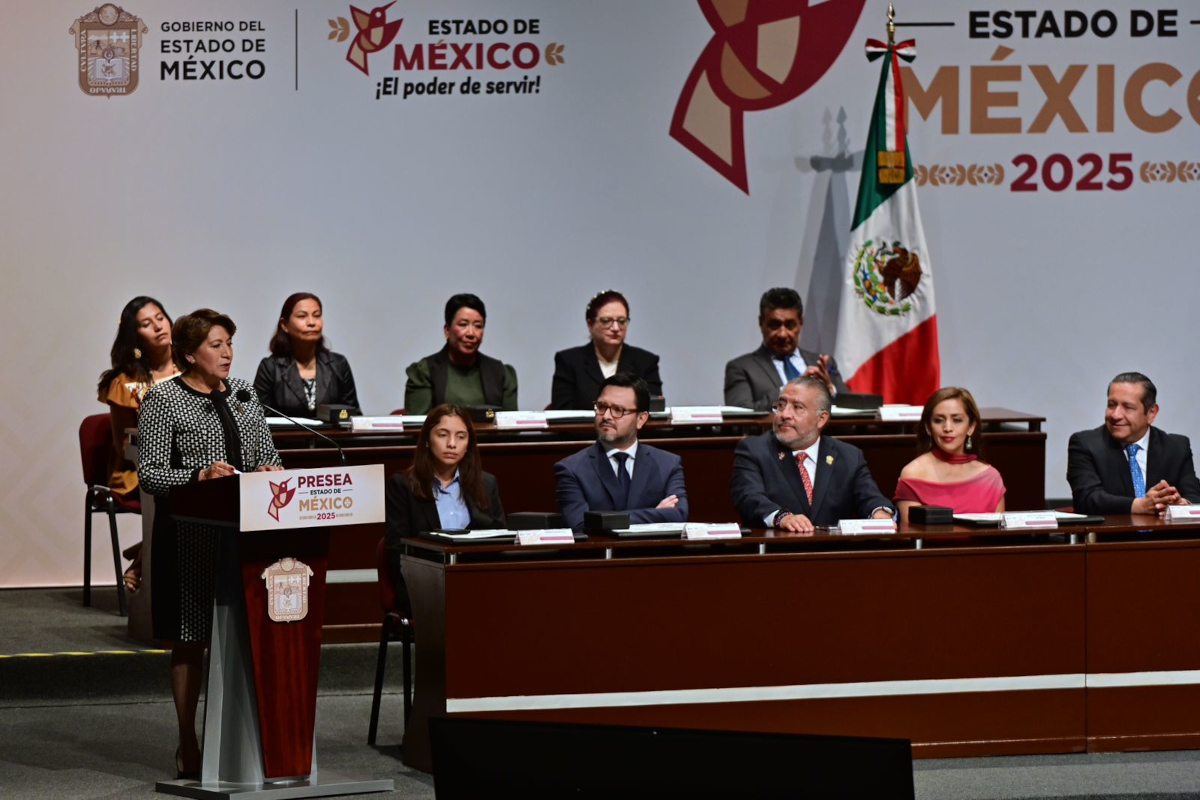 Gobernadora Delfina Gómez en la entrega de la Presea Estado de México 2025.