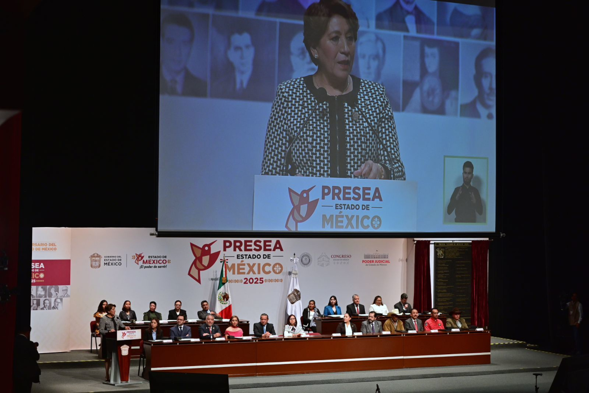 Gobernadora Delfina Gómez entrega la Presea Estado de México 2025 en Texcoco