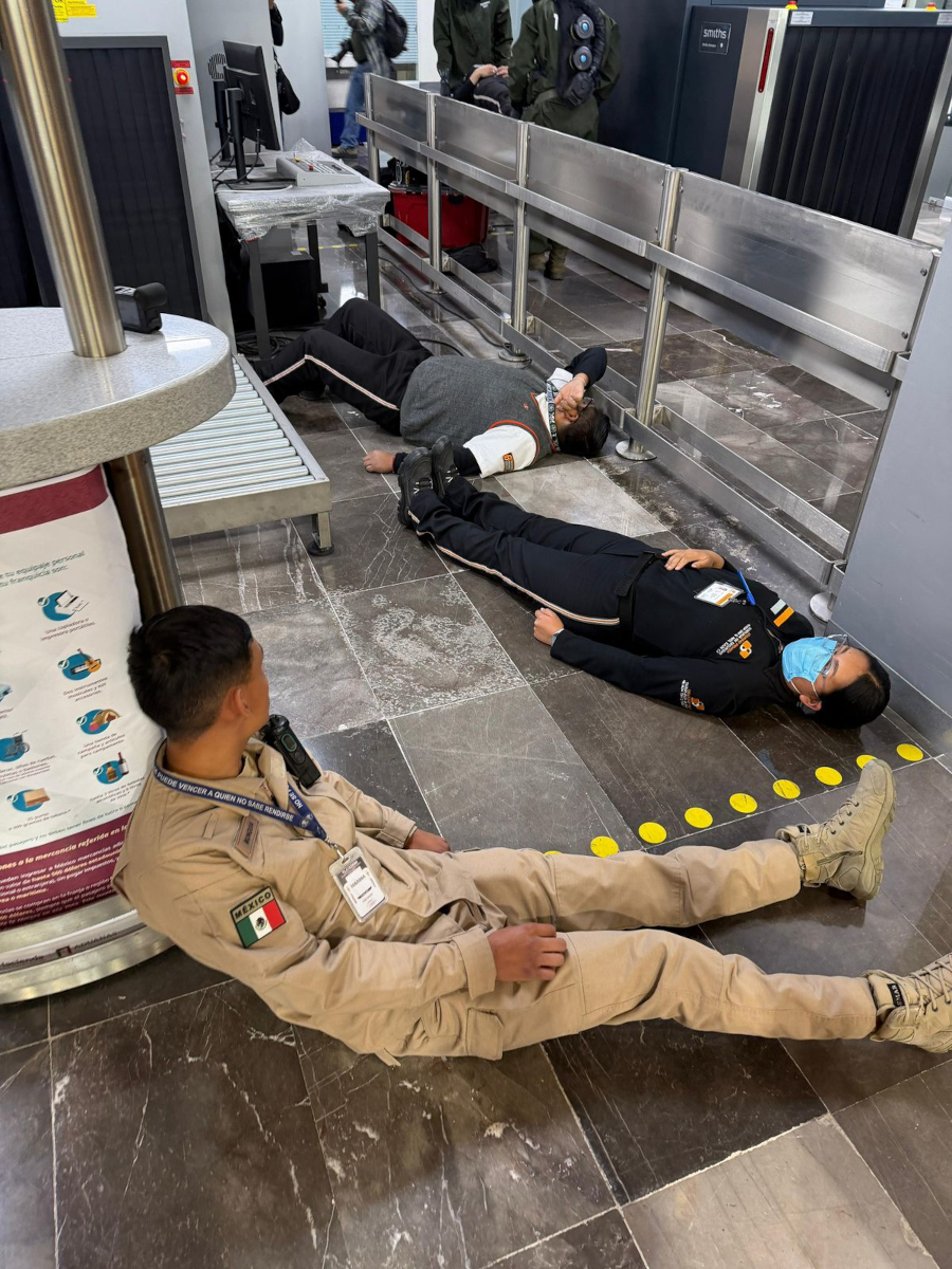 Simulacro de emergencia en el Aeropuerto Internacional de Toluca.