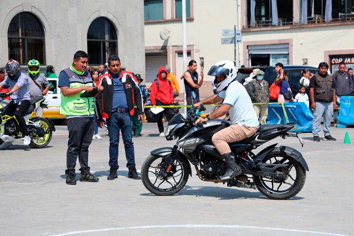 Certificación de motociclistas en Huixquilucan.