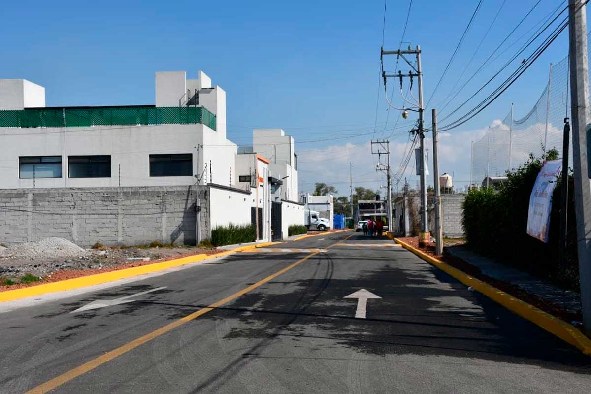 Ana Muñiz entrega infraestructura vial en San Mateo Atenco.