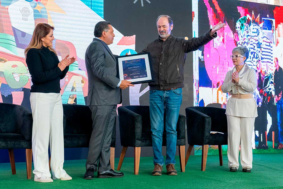 Toluca impulsa cultura y diálogo intergeneracional con Juan Villoro