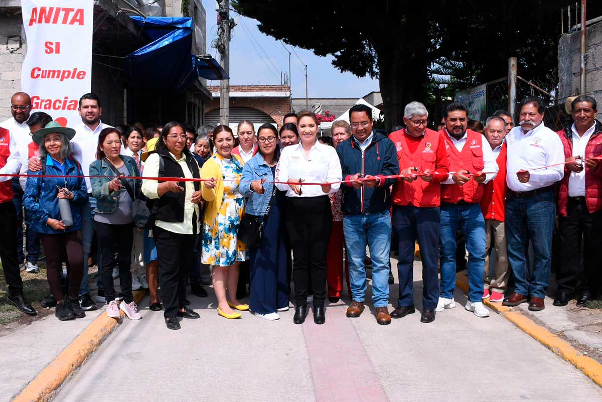 Ana Muñiz entrega andador renovado a comunidad escolar en San Mateo Atenco