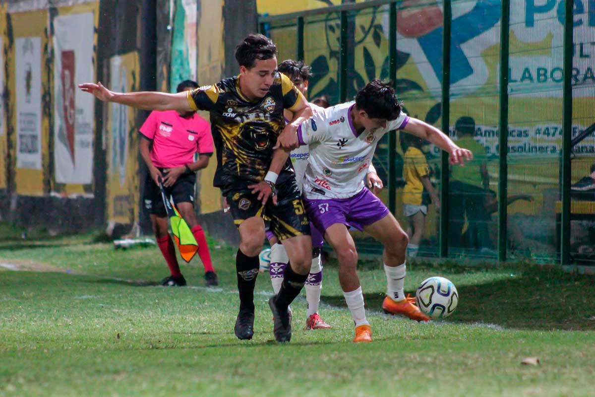 Artesanos de Metepec toma ventaja en semifinales de Liga Premier