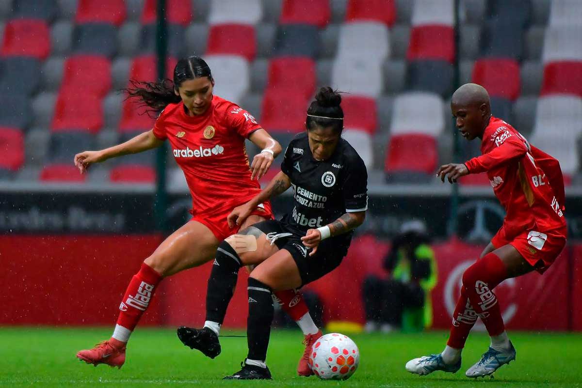 Cruz Azul Femenil golea al Toluca y arruina su cierre en casa