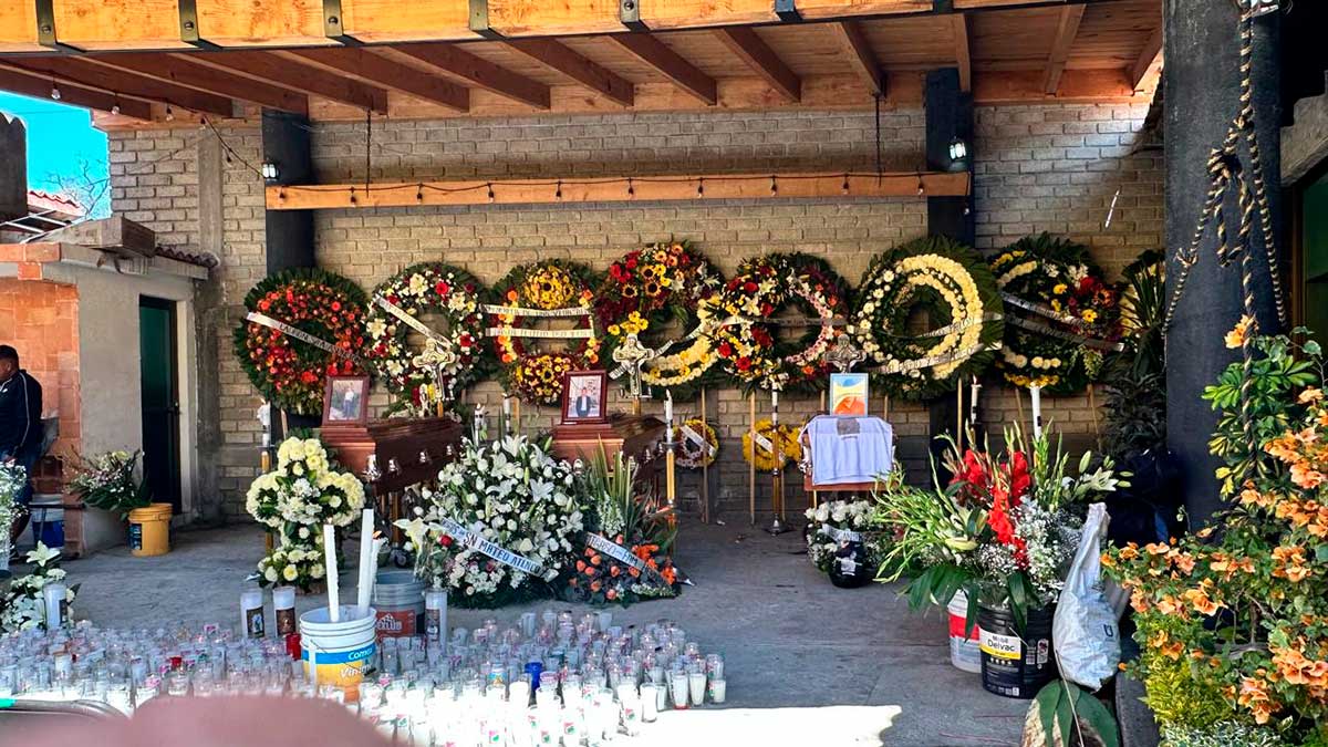 Despiden a víctimas de volcadura en Acapulco durante las vacaciones de Semana Santa 2026.