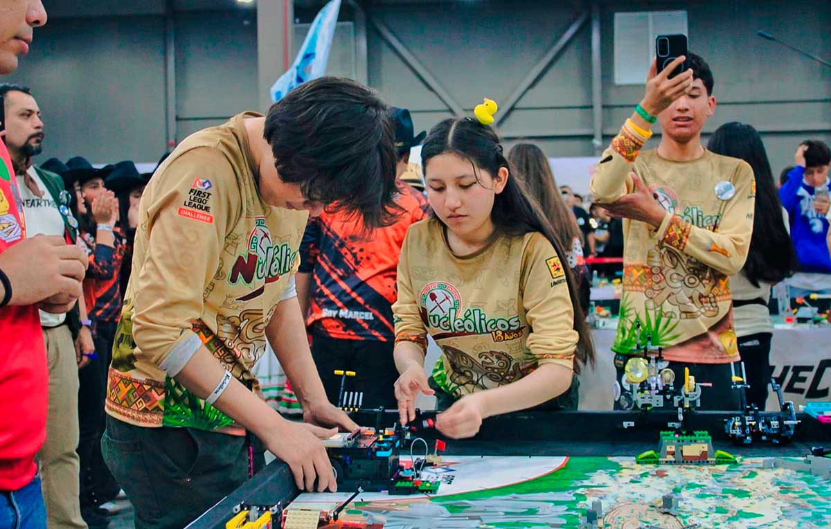 Estudiantes mexiquenses de robótica representarán a México en competencia mundial en Houston