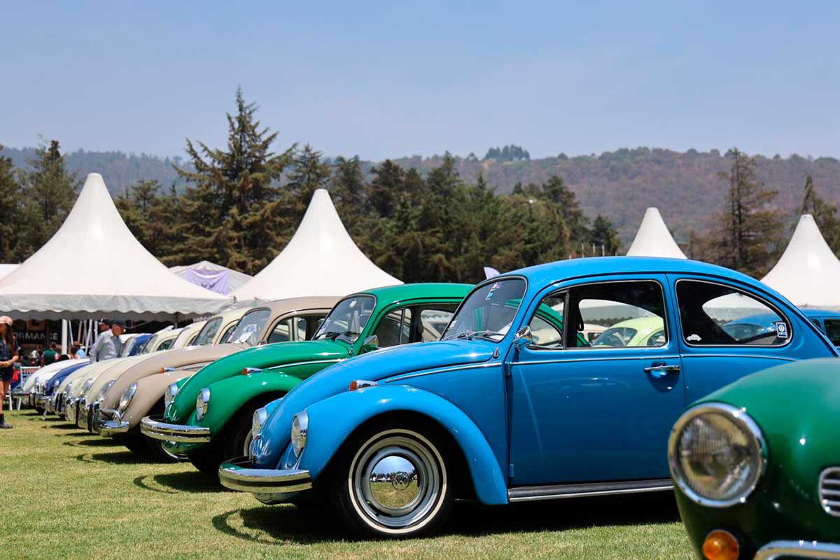 Exhibición de automóviles en Huixquilucan.