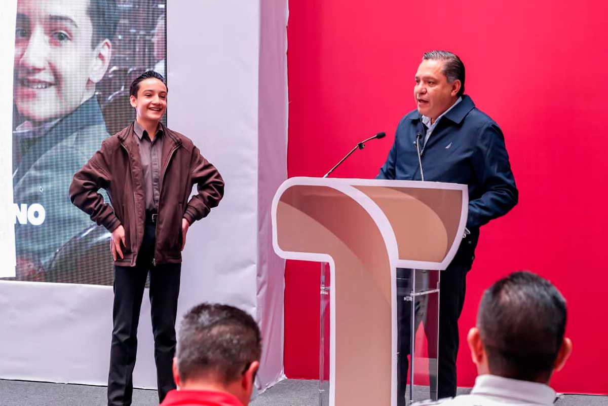 Impulsa Ricardo Moreno a talento toluqueño destacado a nivel internacional