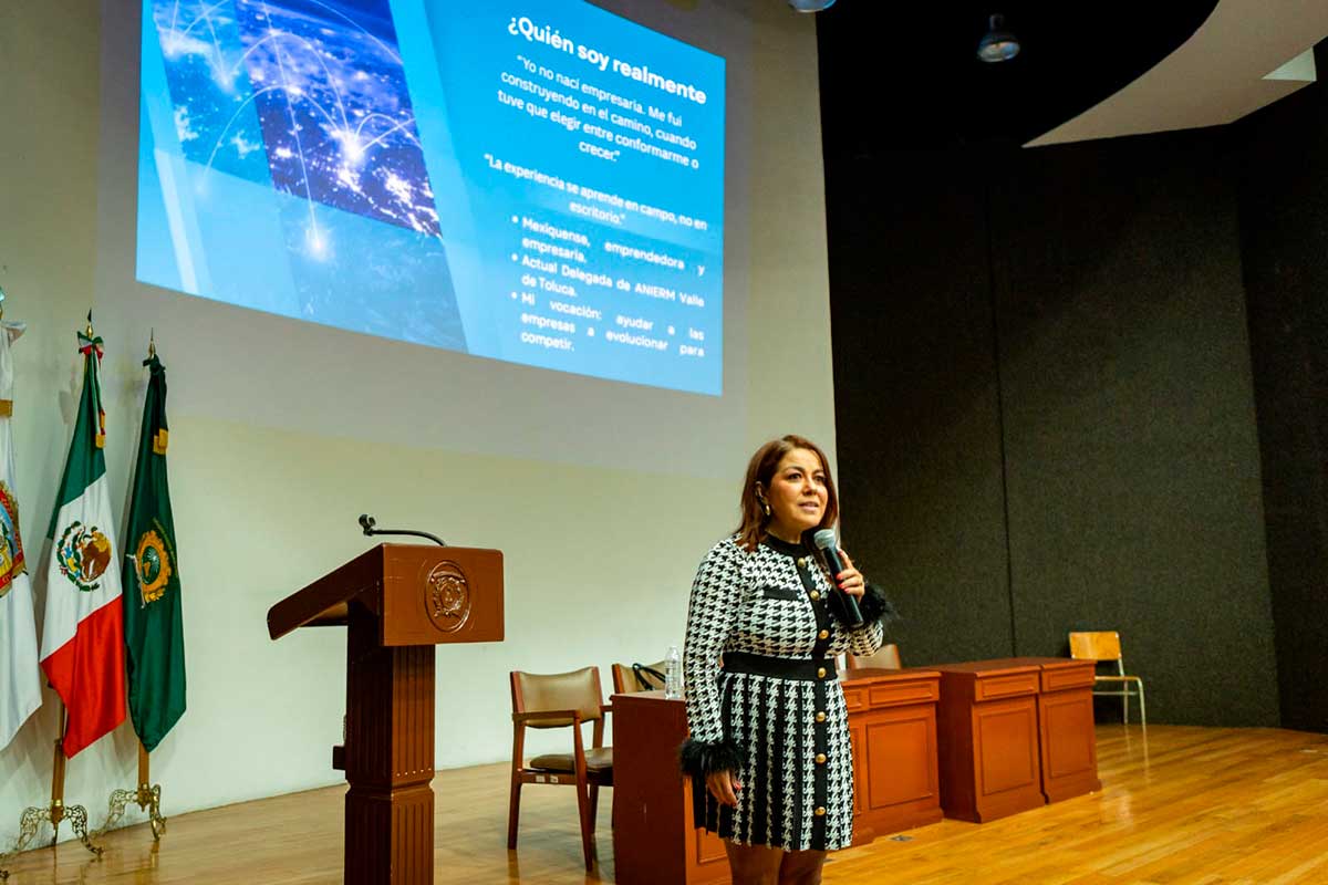 Internacionalización, clave en la formación universitaria: Luz Ereri Valdivia