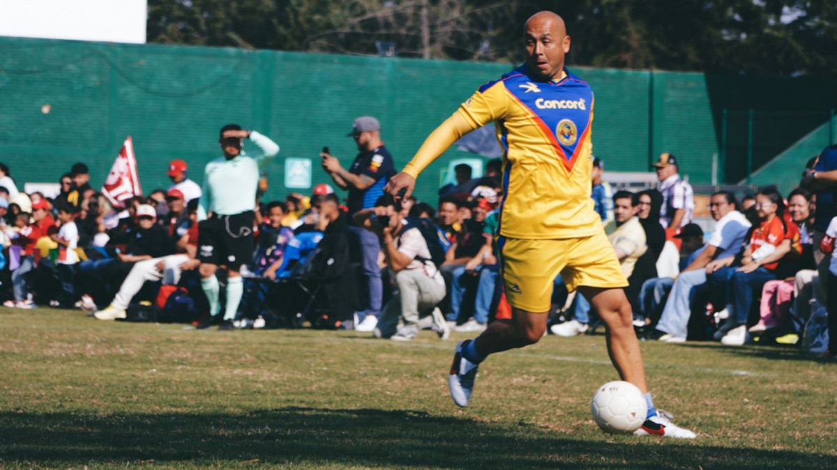 Leyendas de Toluca se enfrenta a Club América en el Estadio Toluca 80.