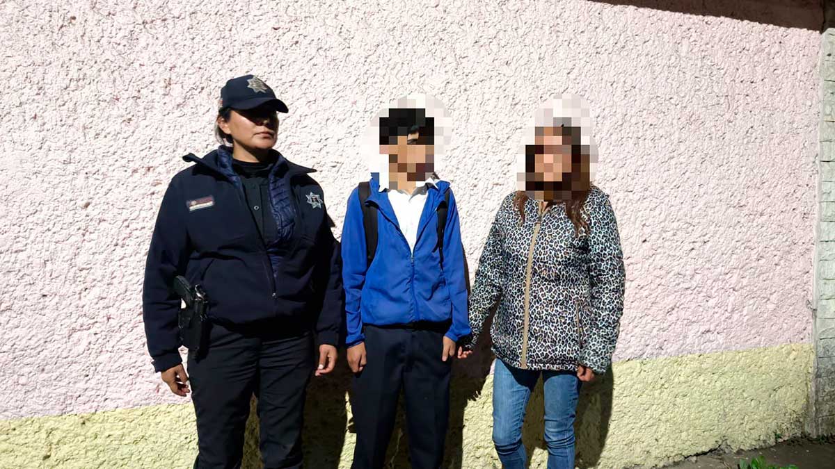 Policía de Toluca reintegra a dos menores a sus familias.