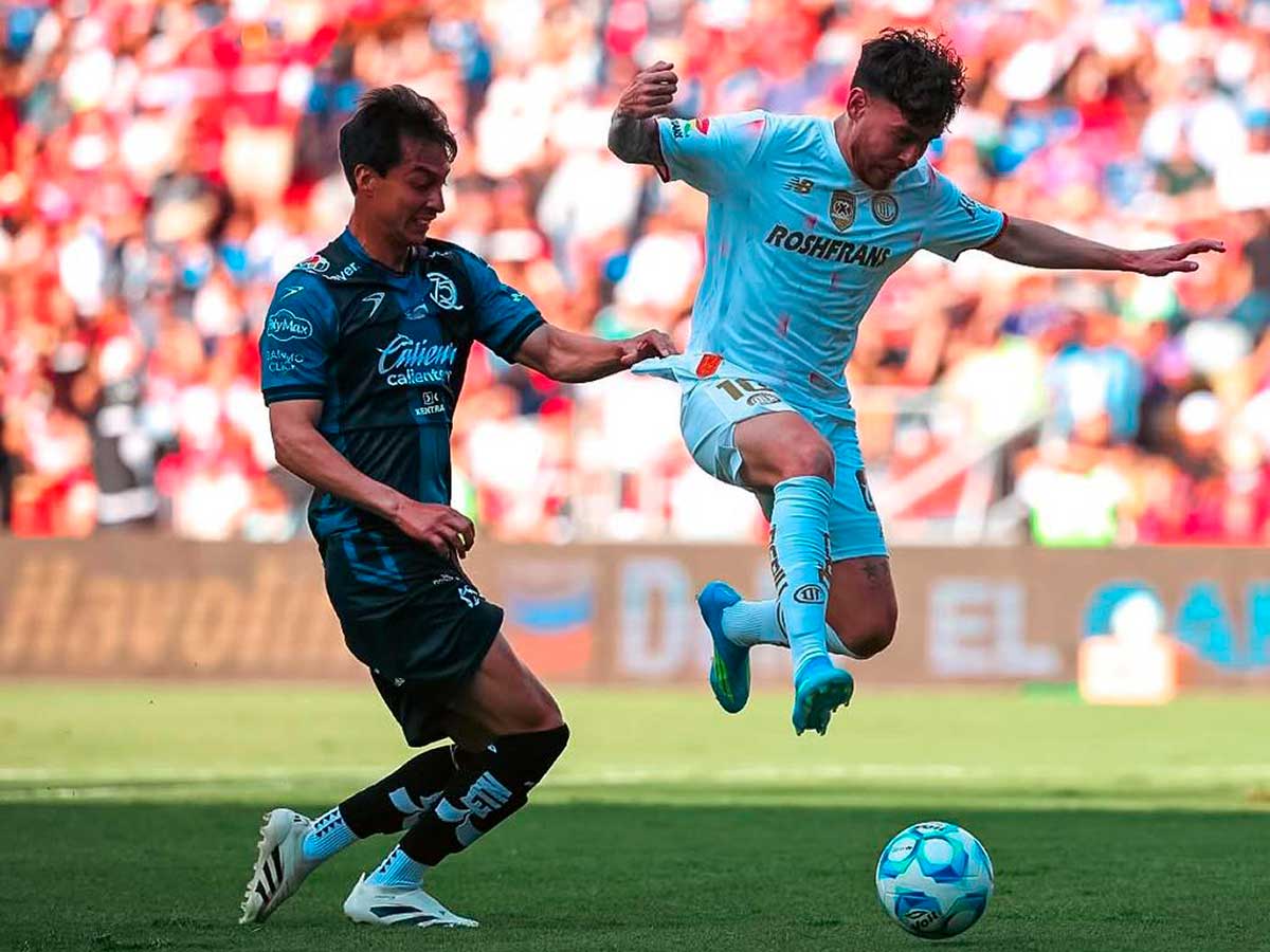 Toluca pierde ante Gallos Blancos.