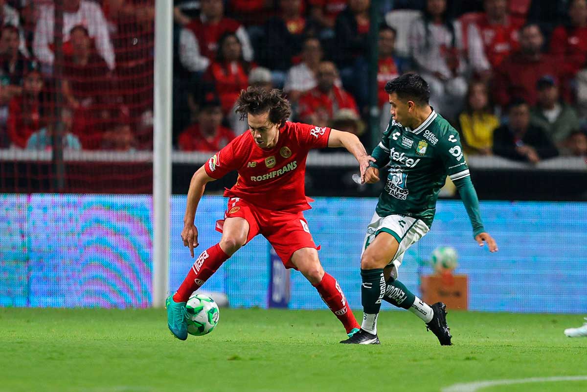Toluca golea a León 4-1.
