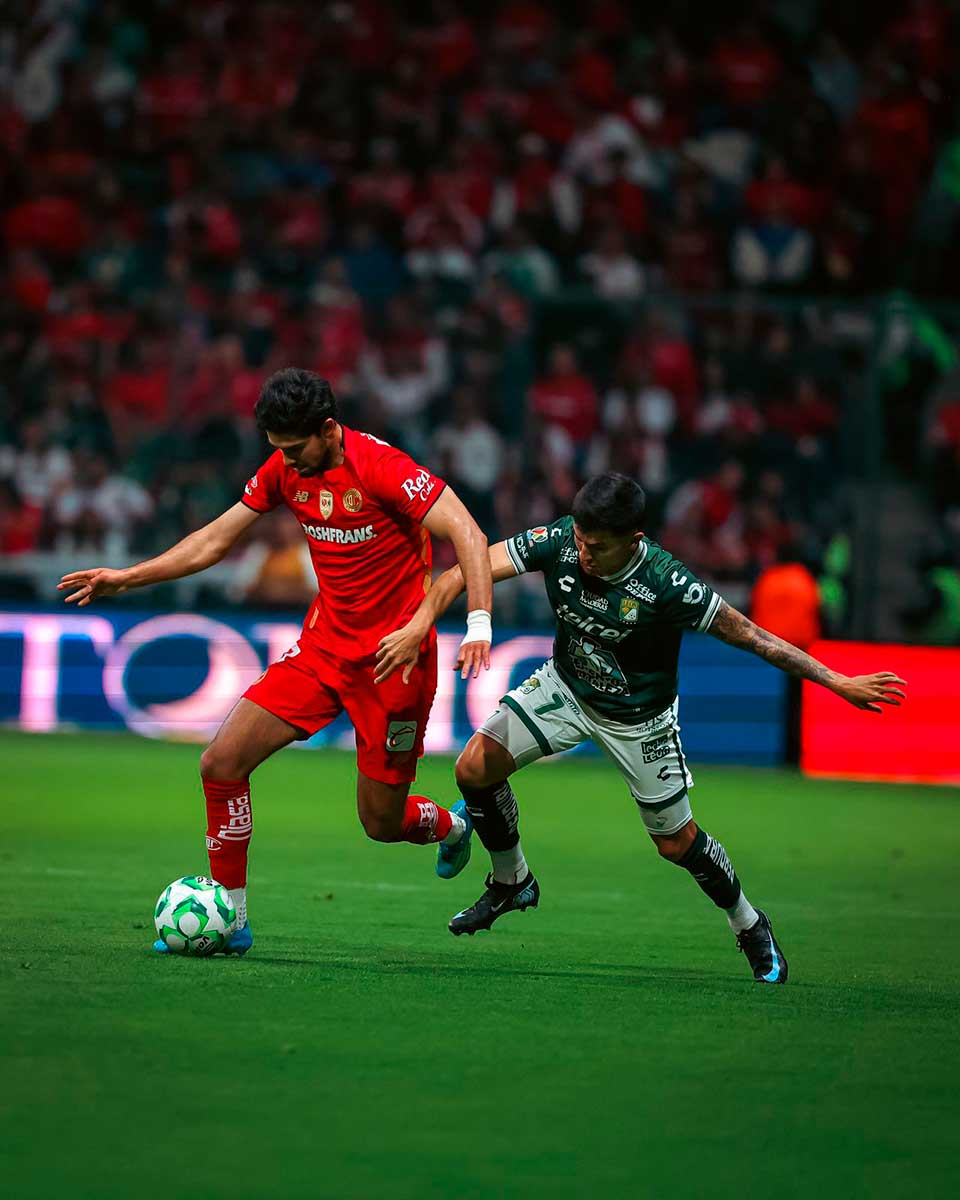 Toluca golea a León 4-1.