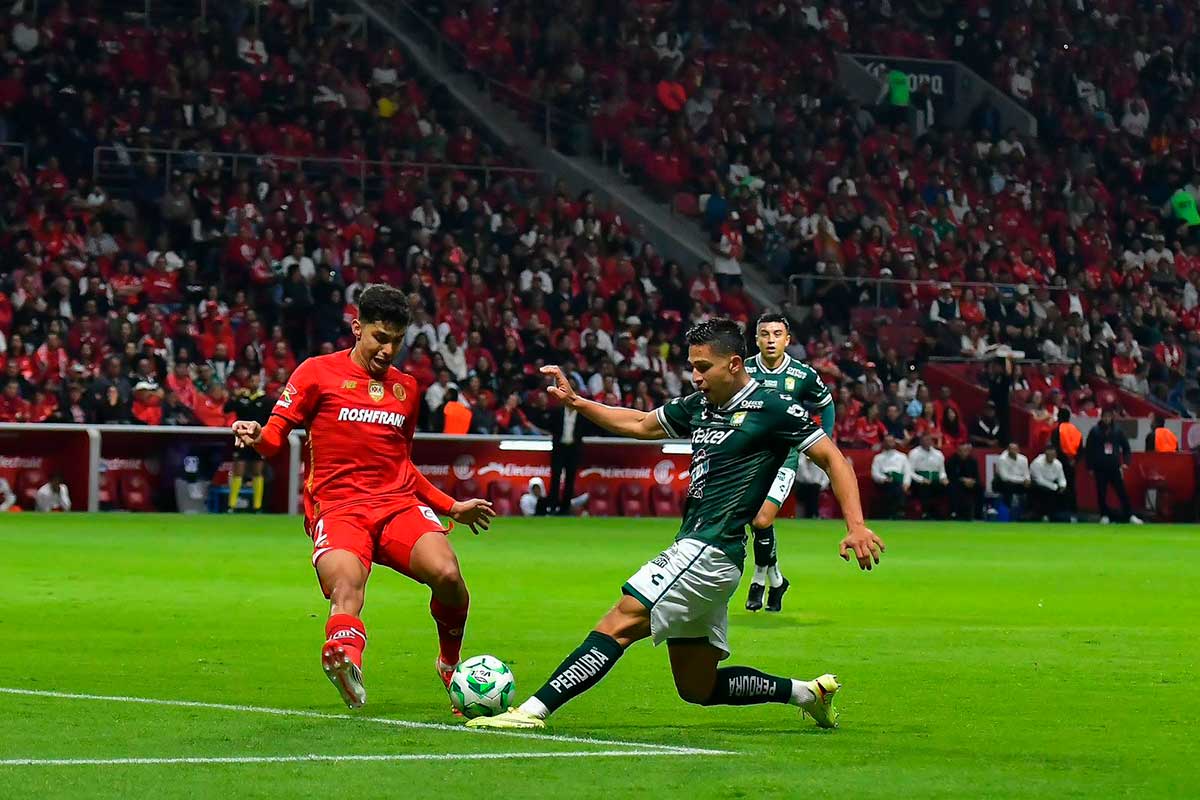 Diablos golea a León 4-1.