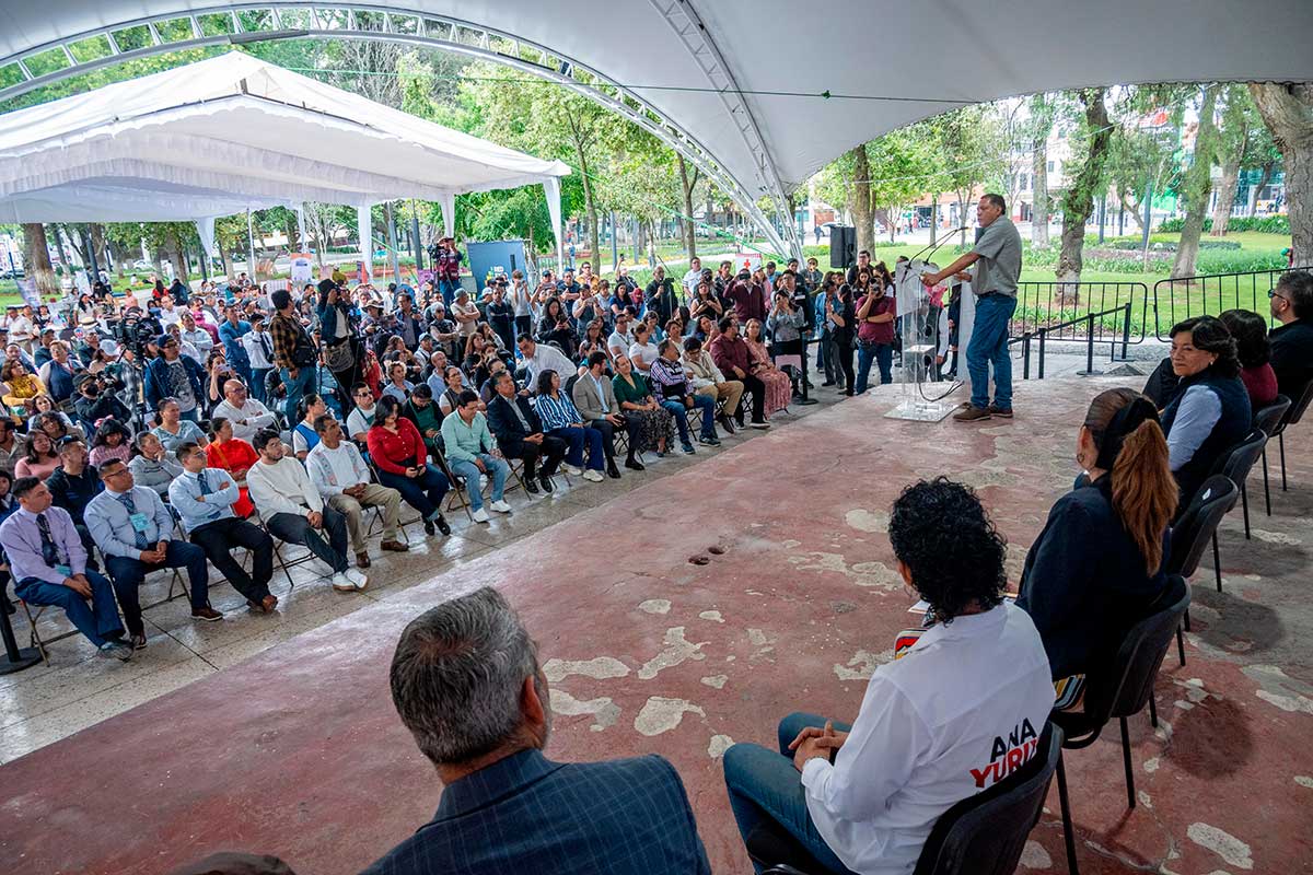 Toluca lleva a cabo la Feria del Bienestar Integral en la alameda.