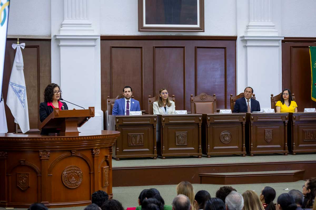 Ceremonia de plazas laborales a personal administrativo de la UAEMéx.