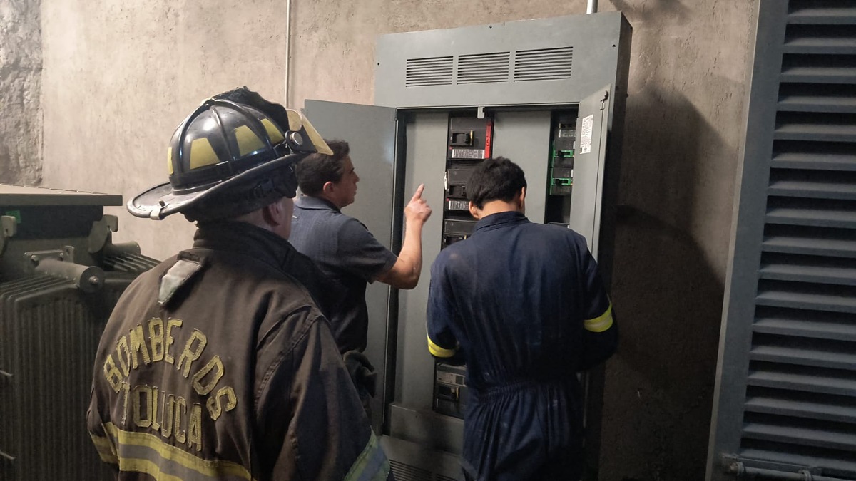 Controlan conato de incendio en Plaza El Molino sin personas lesionadas