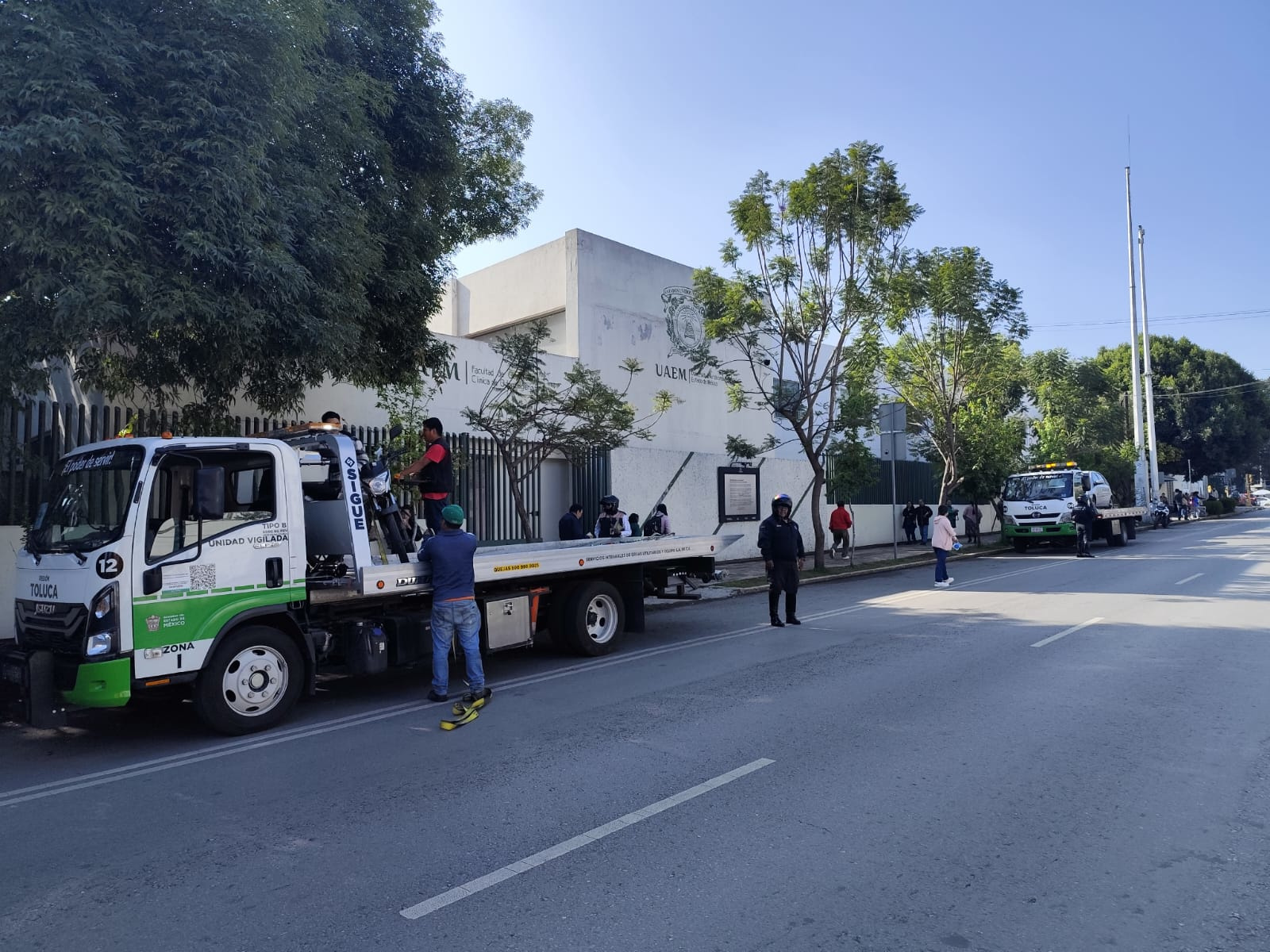 Operativos viales en Toluca.