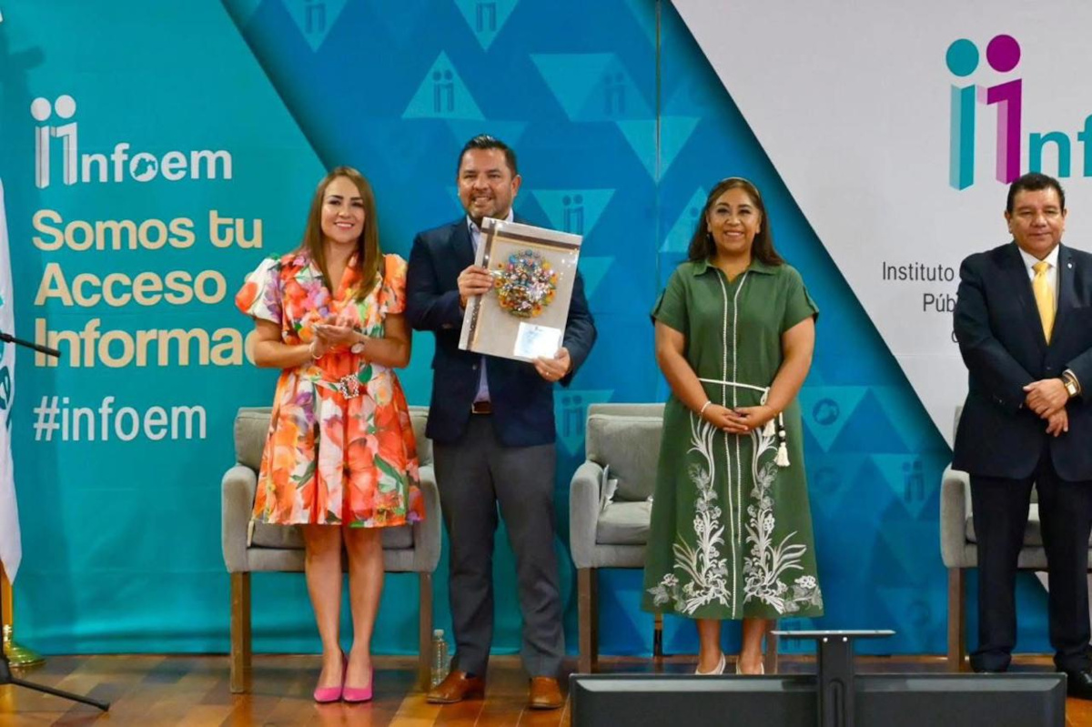 INFOEM premia a Huixquilucan por sus políticas de transparencia y atención ciudadana