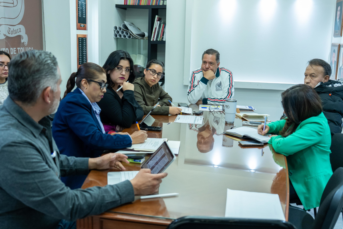 Ricardo Moreno pide analizar proyecto de construcción de bodegas en la Colonia Independencia de Toluca.