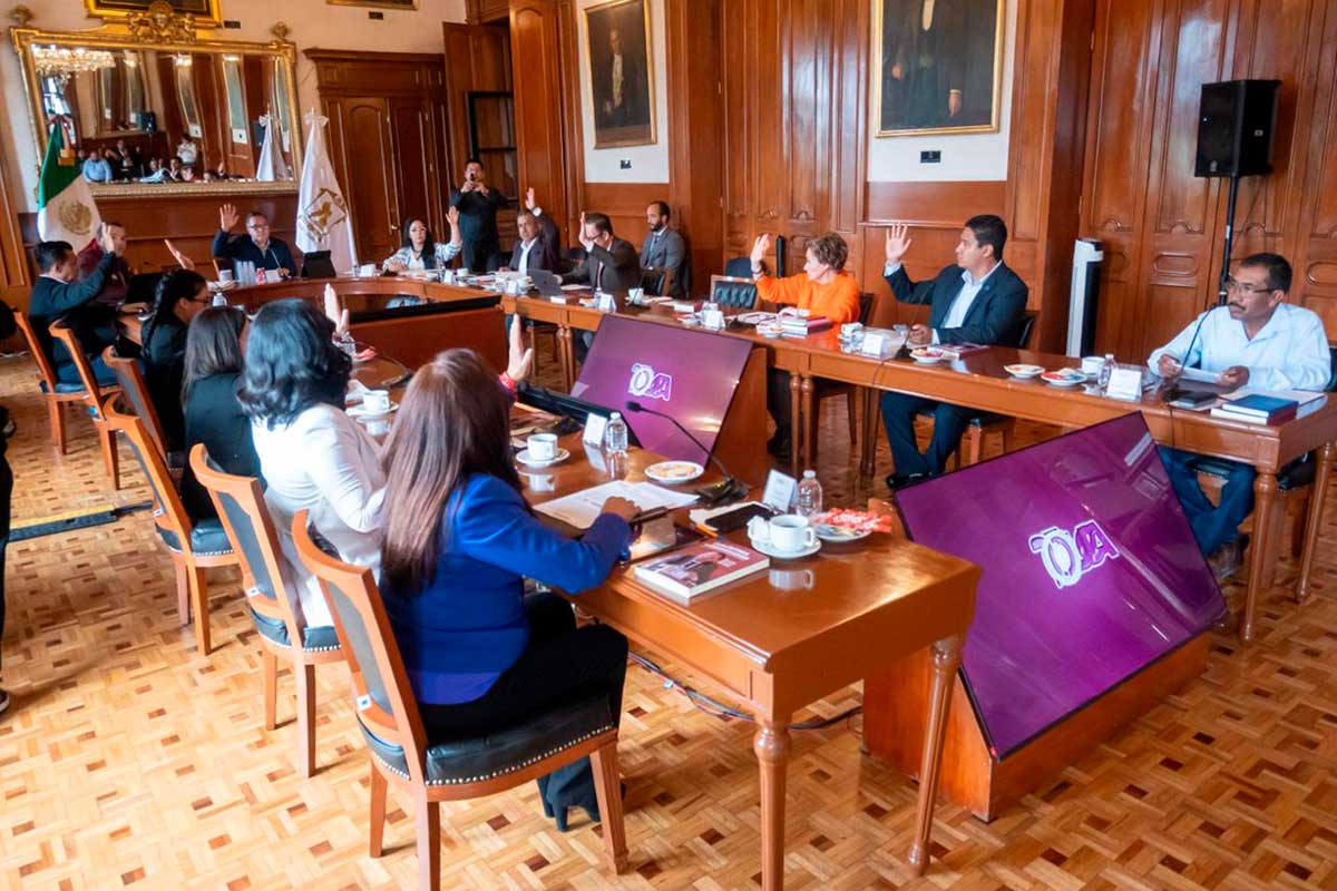 Toluca impulsa educación: dona terrenos para guarderías del IMSS y amplía predio para nueva preparatoria
