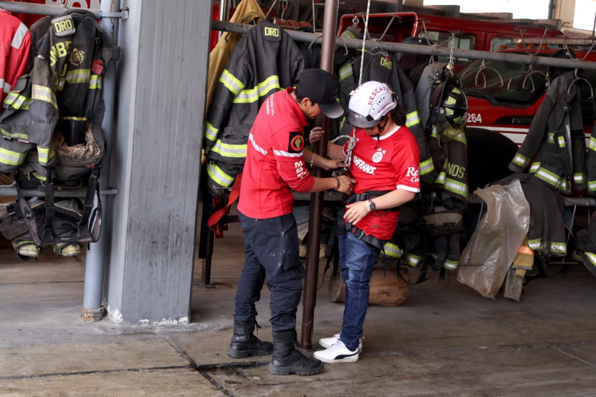 Toluca impulsa la inclusión con actividades para personas con discapacidad en estación de bomberos