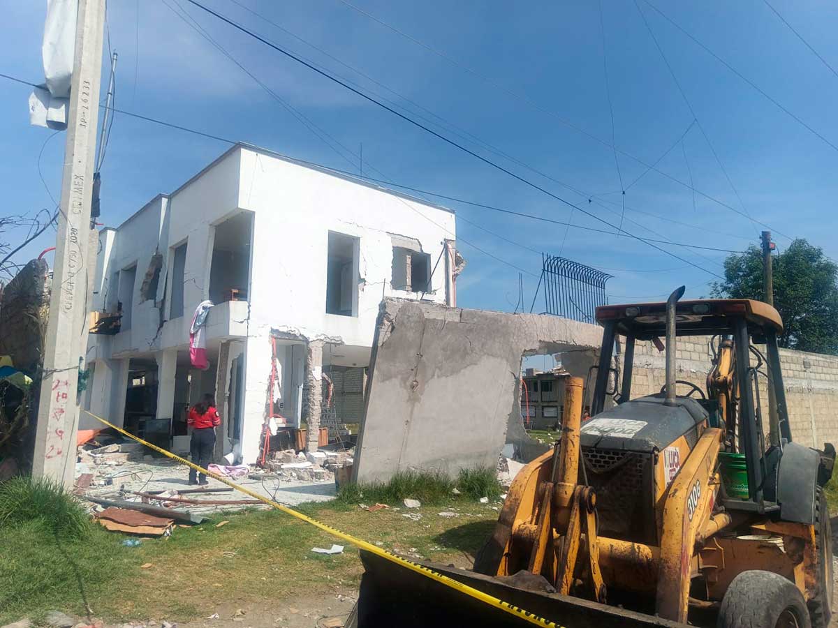 Explosión de inmuieble por acumulación de gas en Toluca.