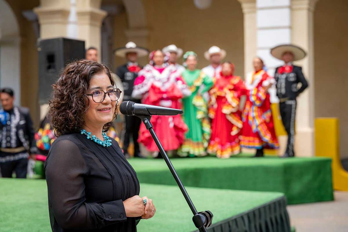 UAEMéx celebra a las madres trabajadoras con música, tradición y reconocimiento institucional