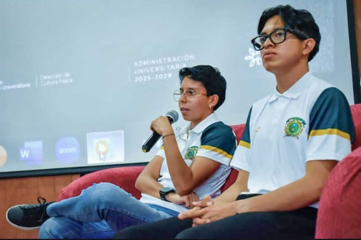 UAEMéx acerca el deporte a estudiantes con conversatorio en Huehuetoca