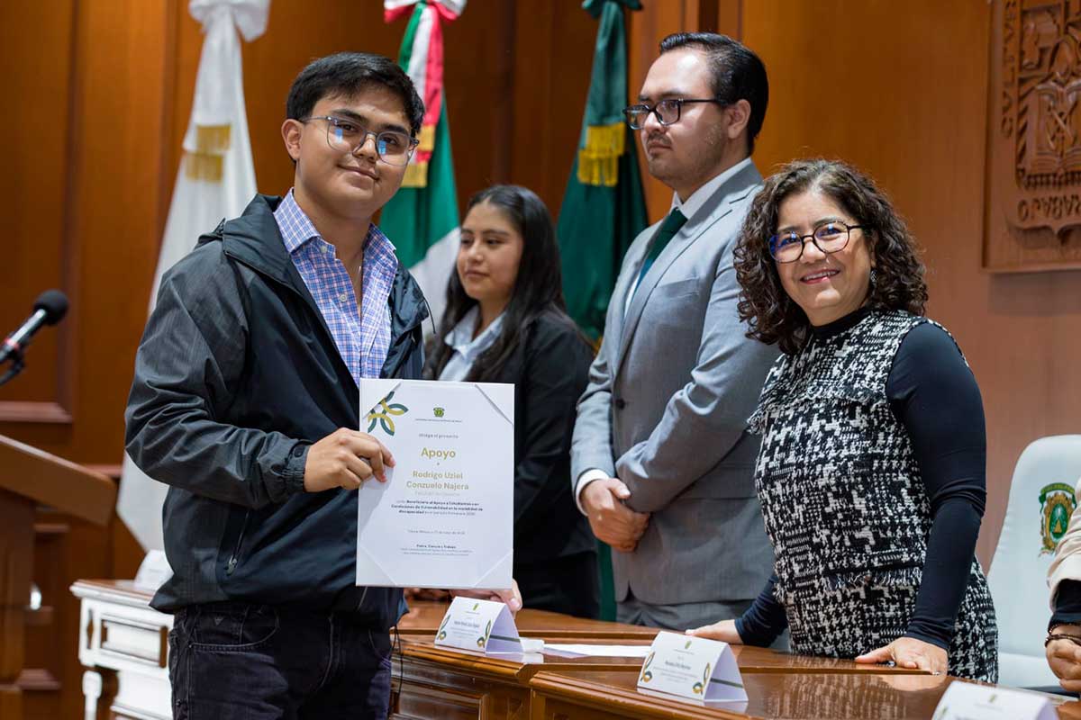 UAEMéx impulsa el bienestar estudiantil con más de 18 mil becas, apoyos y estímulos