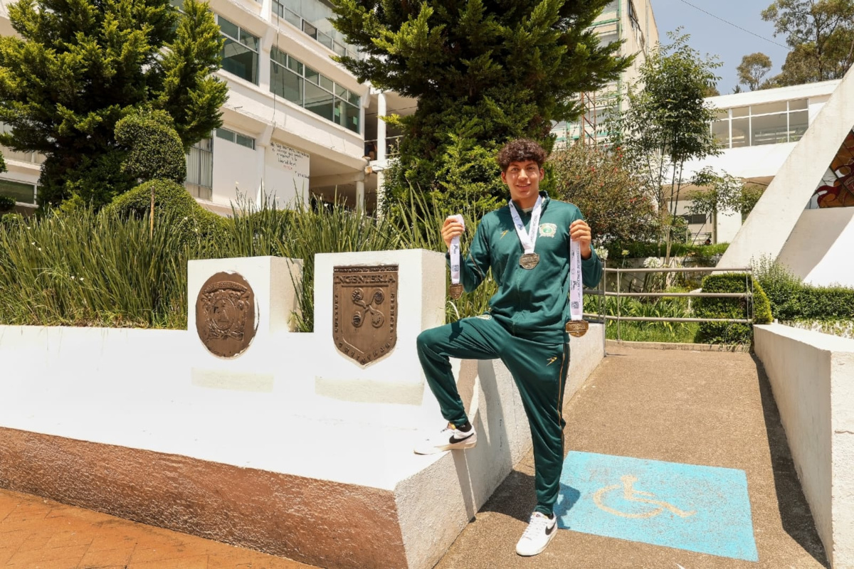 Yael Nava confirma su dominio en la natación universitaria con tres medallas para la UAEMéx